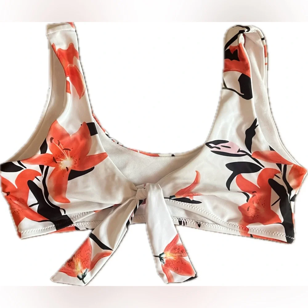 Floral 2 piece Bikini Set with Tie Front Top. Women’s size Large.